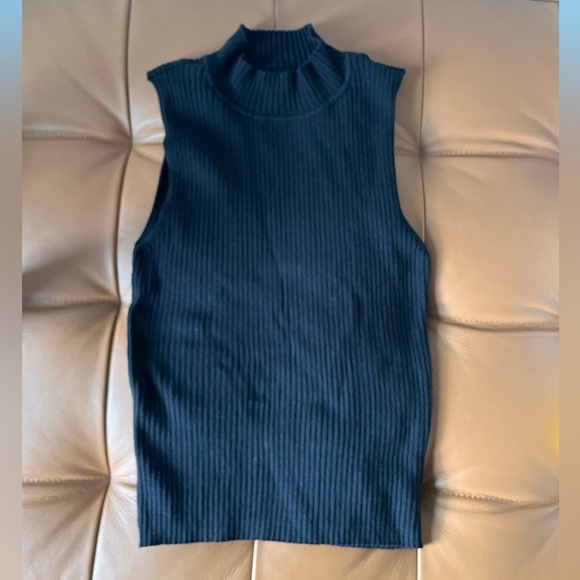 ❌SOLD The Drop Women's Karolina Sleeveless Ribbed Mock-Neck Sweater - Picture 5 of 11